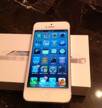Original Apple iPhone 5 32GB White Silver unlocked