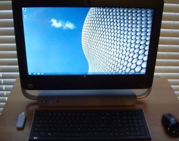 21.5\"HP TouchSmart Elite 7320 All in One PC i3 3.3GHz 2GB 250GB