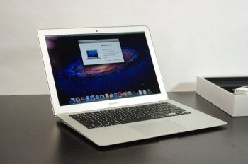 Apple MacBook Air 13\" - 256GB SSD - 1.8Ghz i7 - 4GB