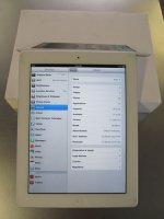 Apple iPad 2 32GB, Wi-Fi + 3G , 9.7in - White