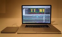 17" Apple MacBook Pro - 2.4 GHz Quad Core i7 1TB