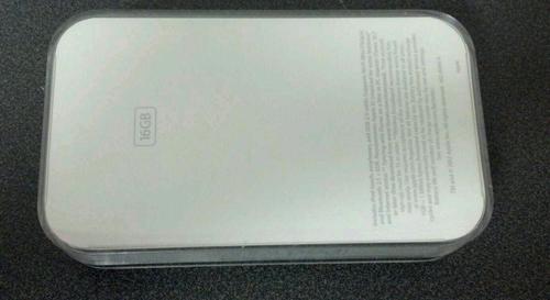 Apple iPod Touch 4th Generation White (16 GB) - Click Image to Close