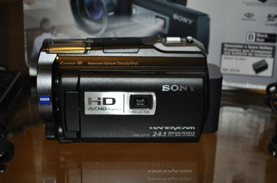 Sony Handycam HDR-PJ710V 32 GB Camcorder - Click Image to Close