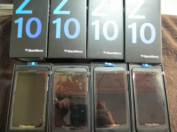 BlackBerry Z10 16GB unlocked smartphone - Click Image to Close
